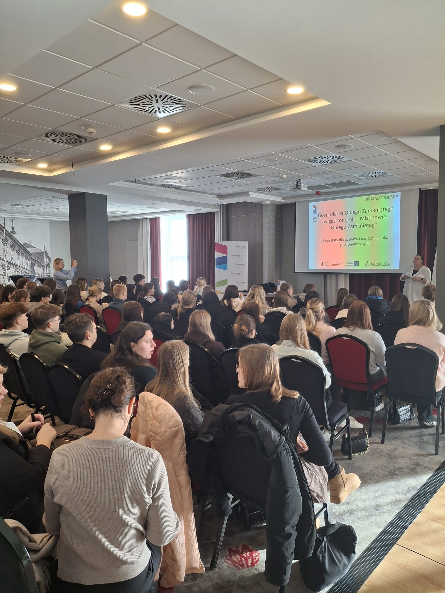 Jakie są korzyści ze stosowania zasad gospodarki obiegu zamkniętego w gastronomii? – podsumowanie warsztatów dla małopolskich szkół branżowych.