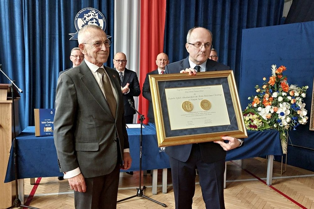 Złota Polonia Minor dla Zespołu Szkół Akademickich im. Króla Bolesława Chrobrego w Nowym Sączu